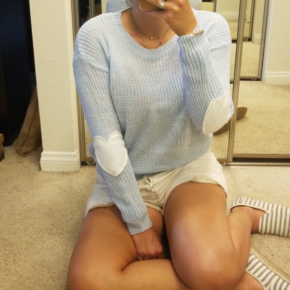 LAST ONE!! Light blue pullover with heart sleeve - Picture 6 of 8